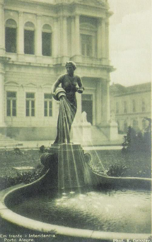 Fonte “A Samaritana”, na Praça Montevidéu, entre 1925