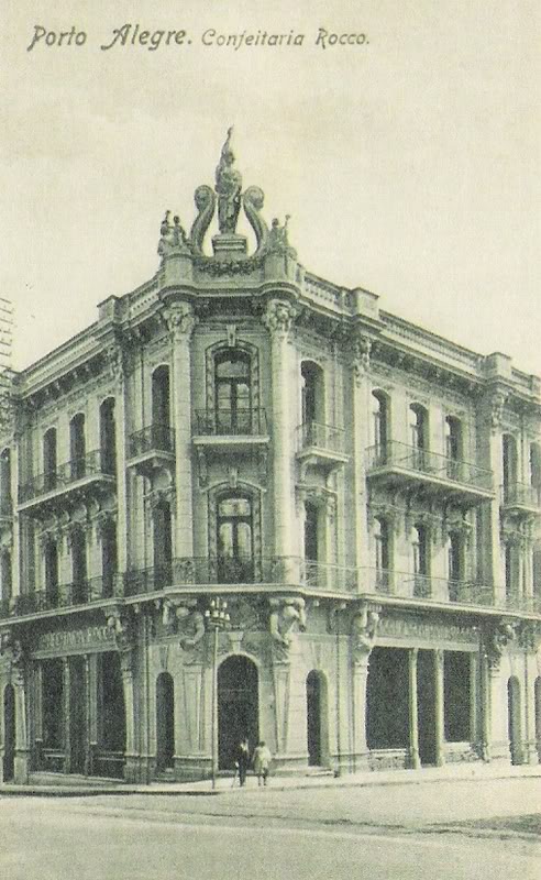 Prédio da Confeitaria Rocco, na esquina das ruas Dr. Flores e Riachuelo - 1945