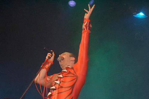Banda Doctor Queen Revive Freddie Mercury 1