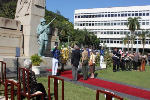 Exército Reafirma Compromisso com a Democracia 7