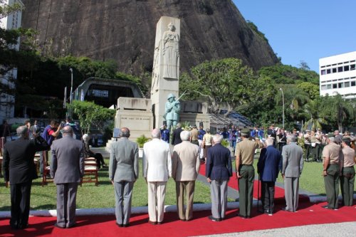 Exército Reafirma Compromisso com a Democracia 9