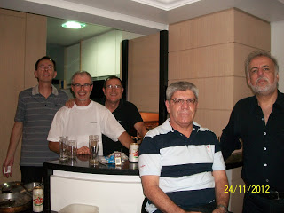Esquerda - Hélio, Leonel, Paulo, Cesar (frente) e Sergio - Ala masculina 