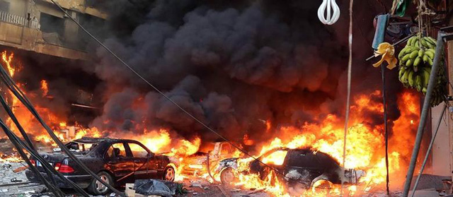 O atentado com carro-bomba aconteceu em Roueiss, uma área popular do subúrbio xiita. De acordo com a Cruz Vermelha Libanesa, o ataque também deixou 325 pessoas feridas.