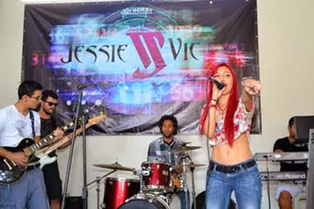 Jessie-Vic-7